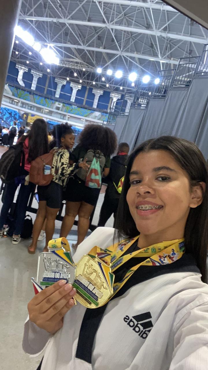 Momento Ana Júlia